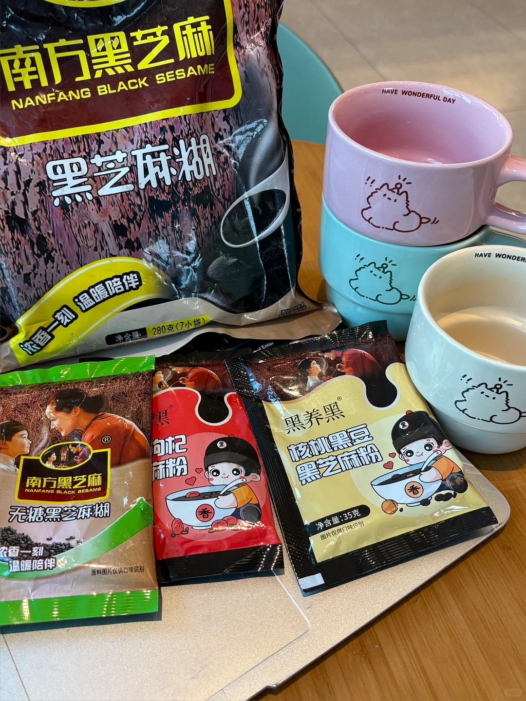 和老板商量后，决定一袋就送杯子?