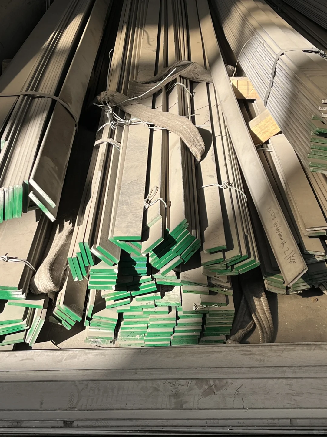 00后毕业女大钢材生卖钢第422天?