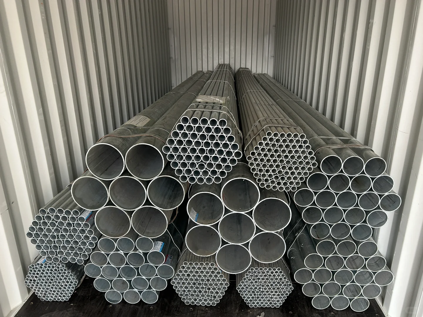 装柜～钢管漂洋过海