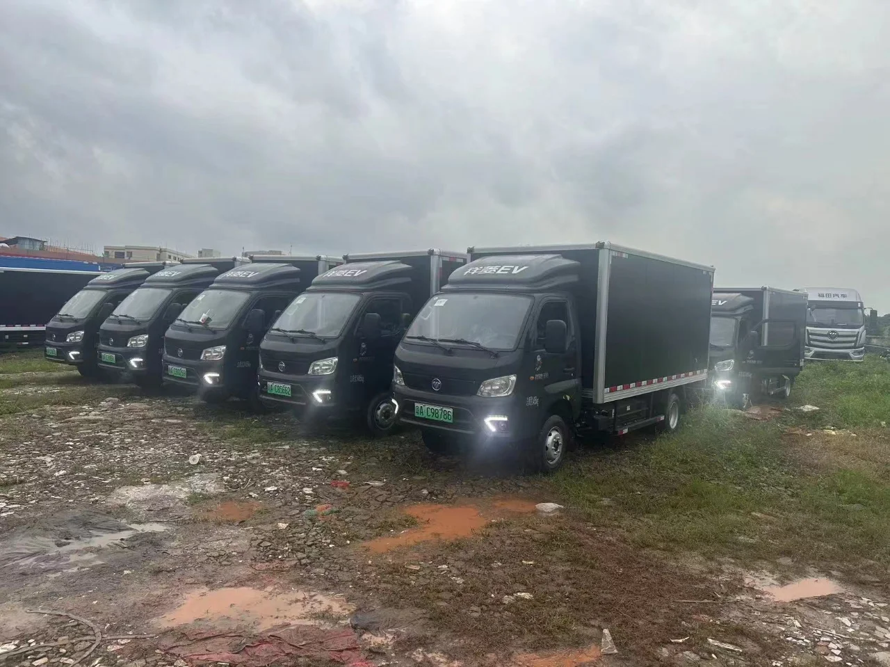 东风电动物流车