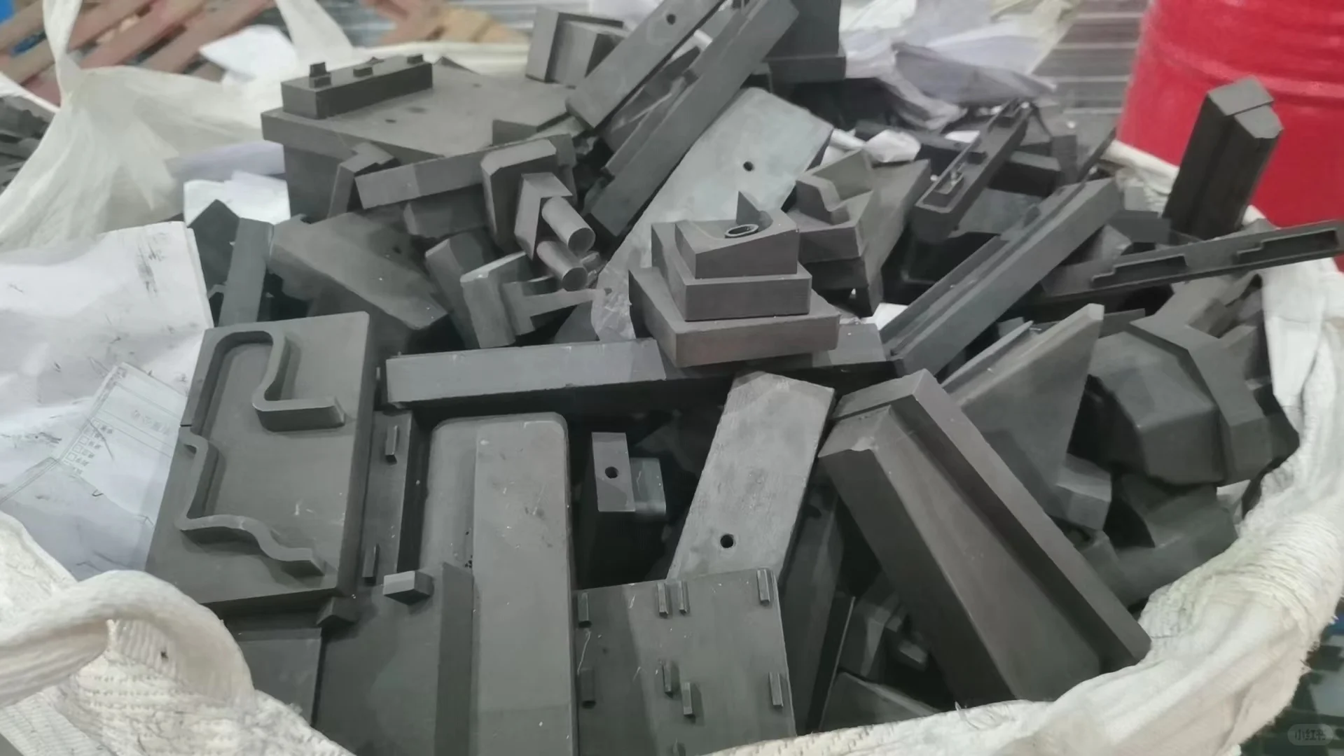 废石墨变废为宝，专业厂家回收助力