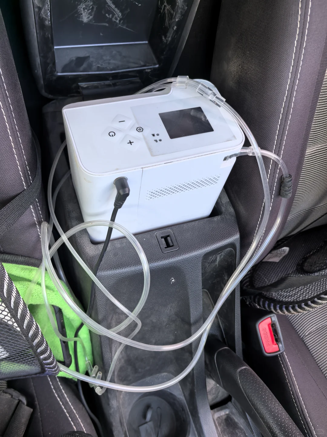 今天聊聊高原自驾装备——车载制氧机