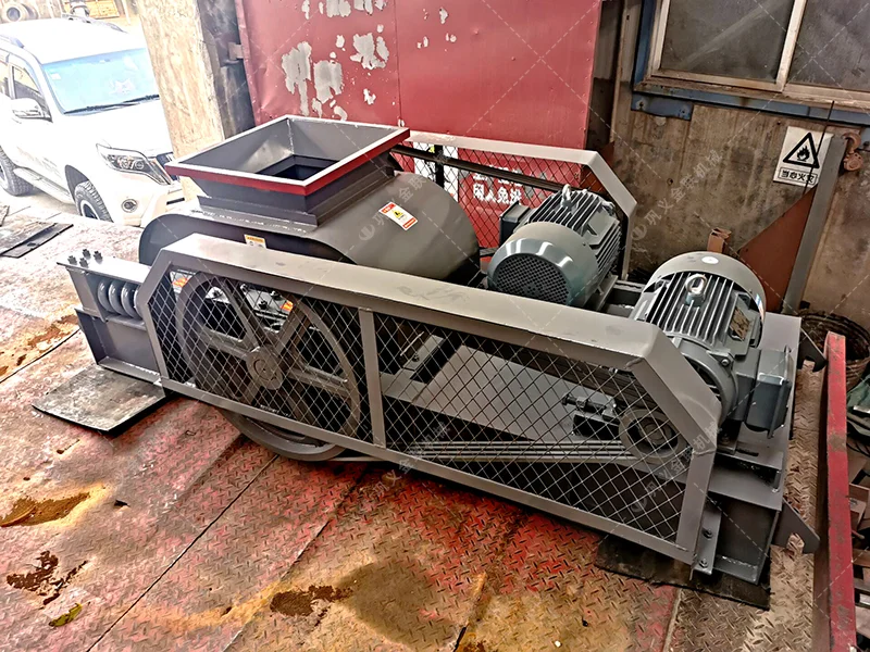 石墨破碎真的可以用双齿辊破碎机？