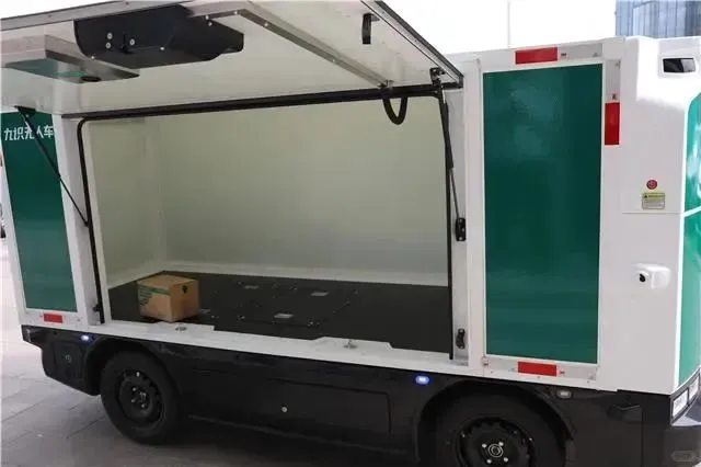 呼市邮政无人快递车发车，驶向智慧物流时代