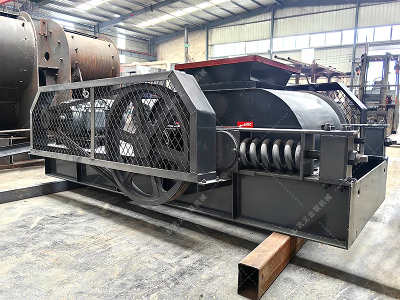 如何解决双齿辊破碎机易损件易损的问题？