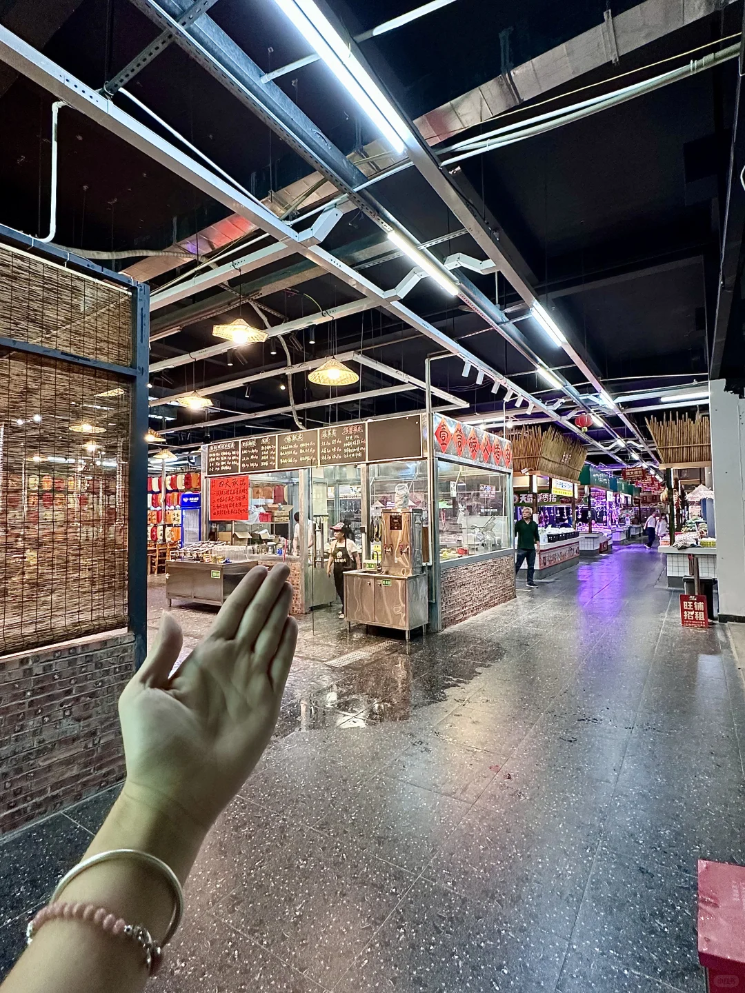 谁在菜市场开烤肉店？鲜到让我一周去三次