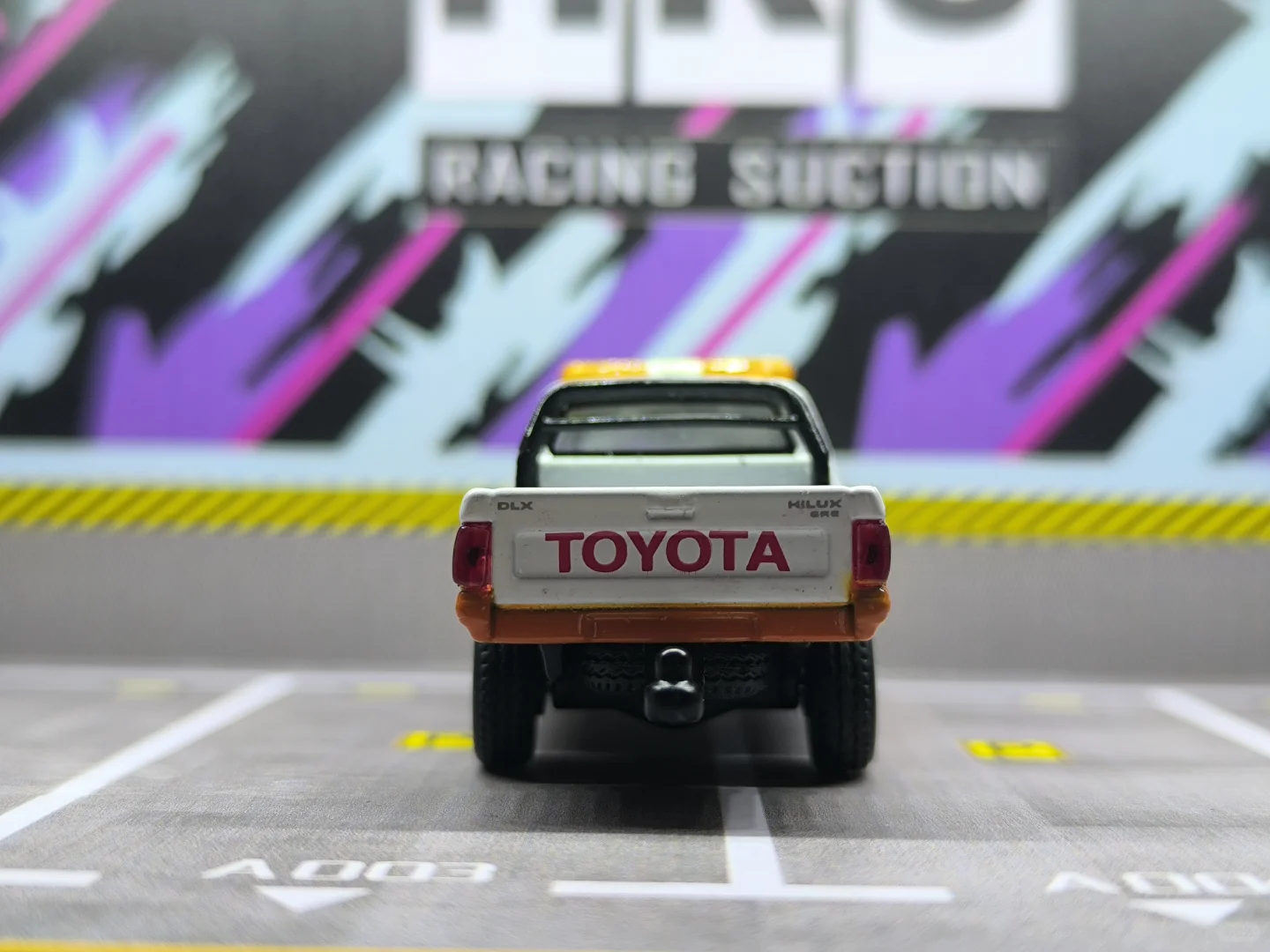 中国路政涂装-丰田海拉克斯