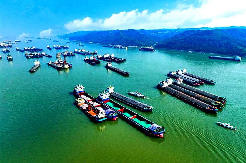 长江的航运能力将世界二三四名加起来都不敌