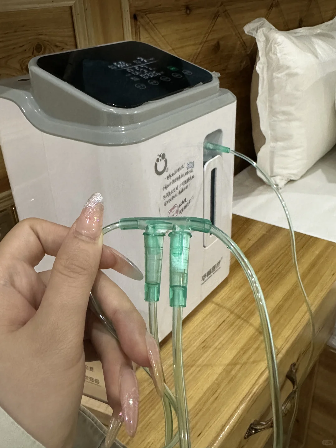 研究一个吸氧机插两个管的人简直是天才