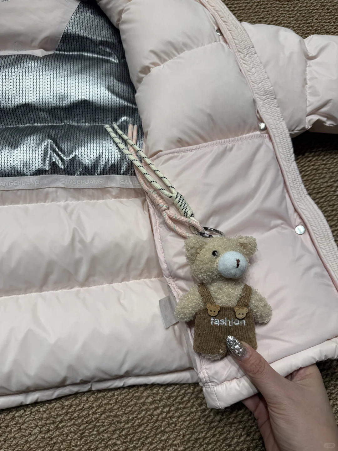 为质感买单的一款羽绒服??