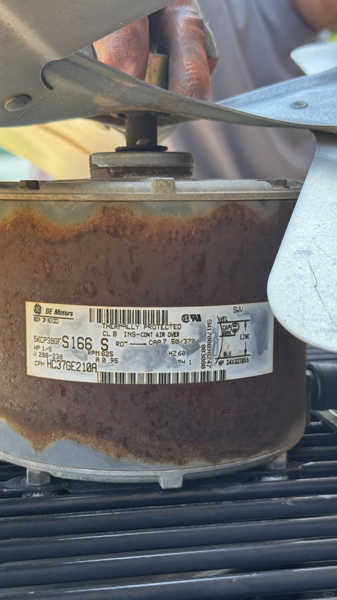 美国居民用电240V 国内电机能不能直接用？