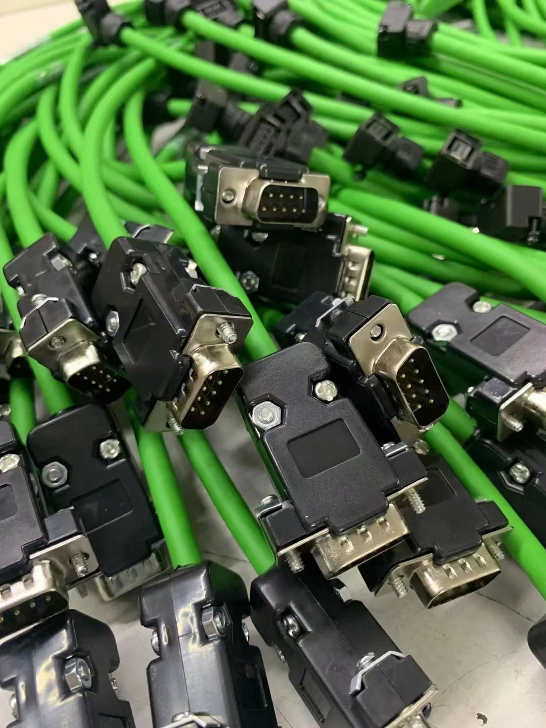 做自动化设备的在忙也要看看设备线束定制工