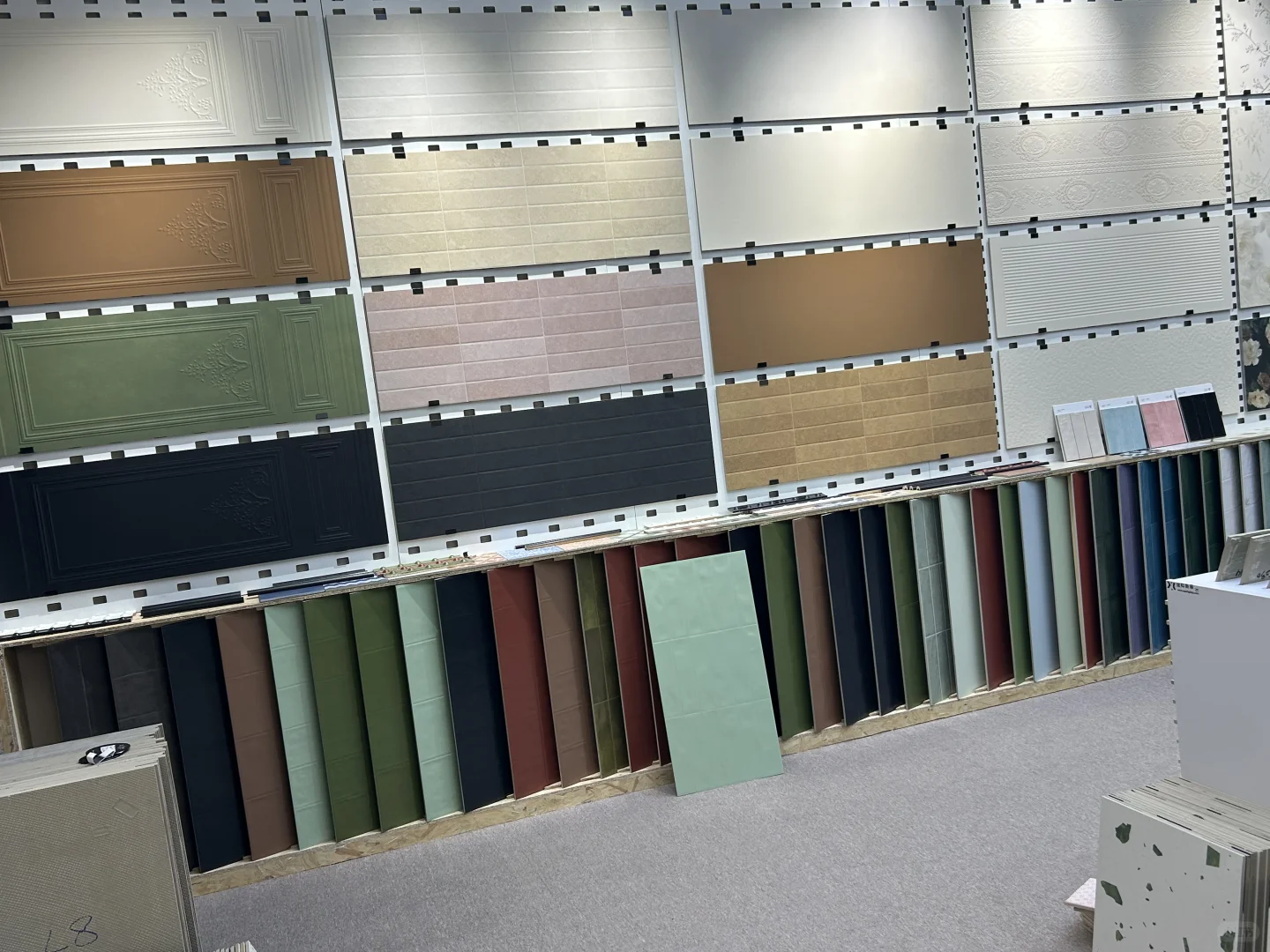 80后老板直供！成都瓷砖批发性价比王炸