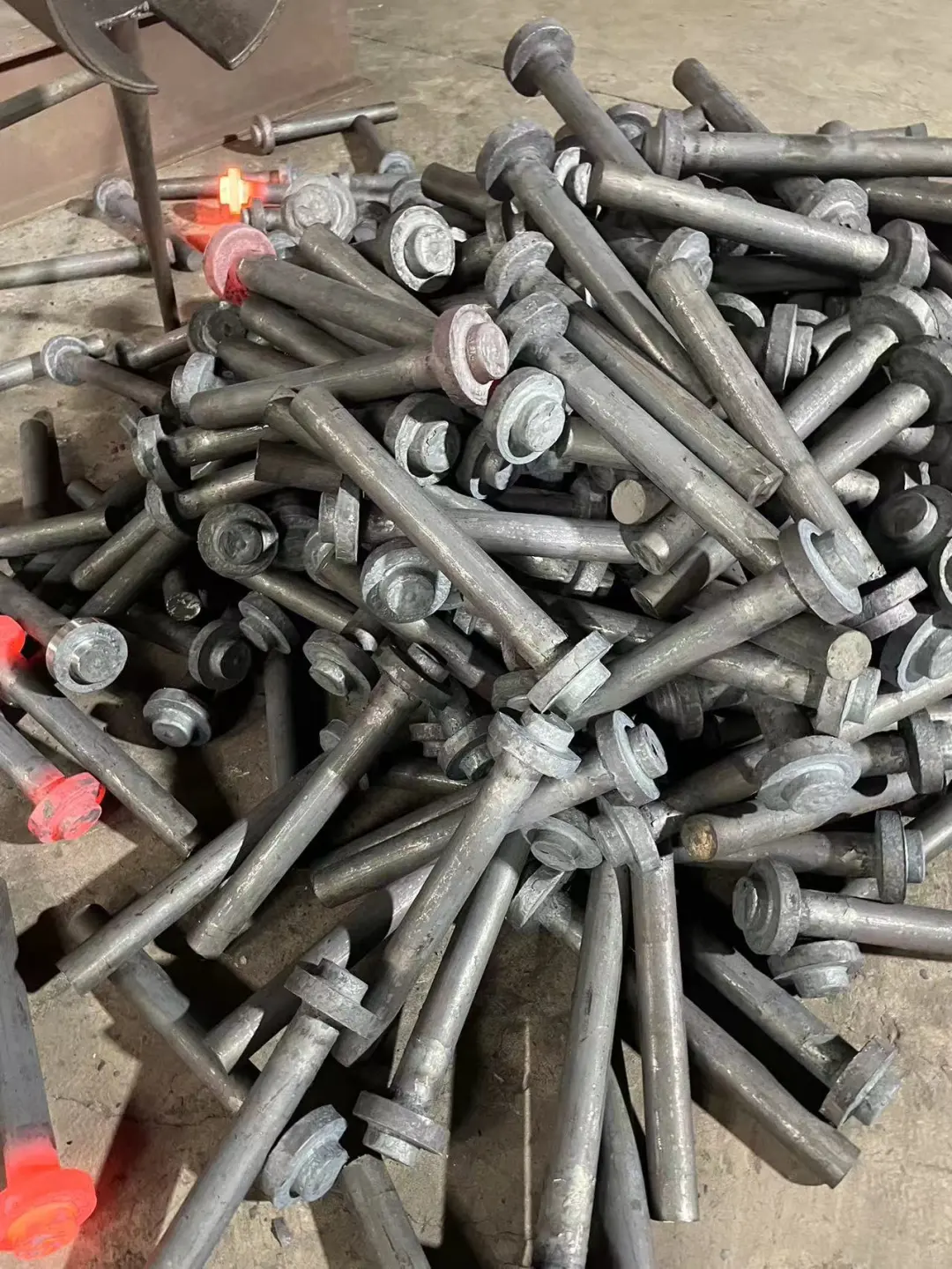 00后做锻件加工