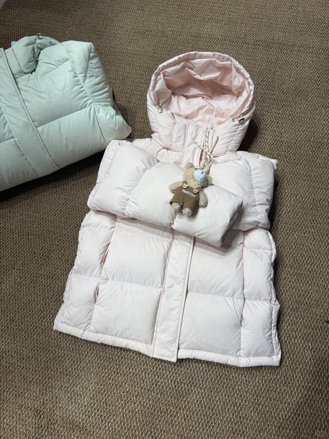 为质感买单的一款羽绒服??