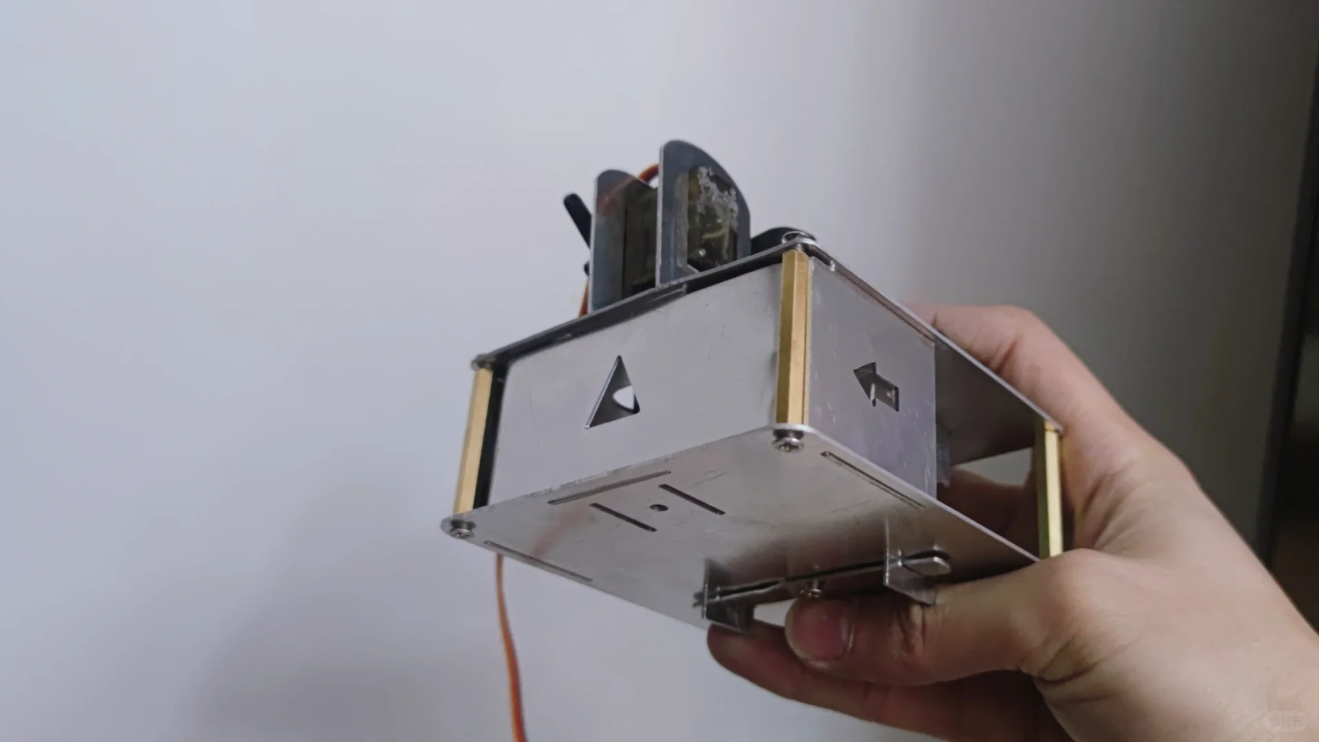 设计加工一台金属战车