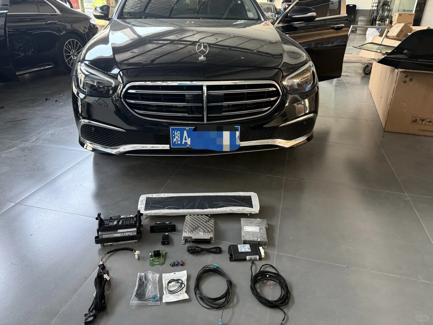 18款奔驰E200 升级新款触摸屏幕