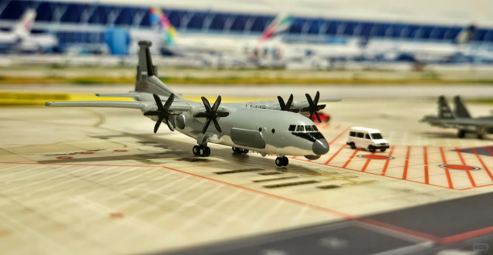 1/400 军民两用机场！