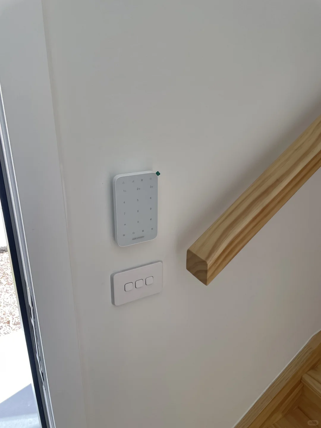 海康威视澳洲版室内无线报警器包安装