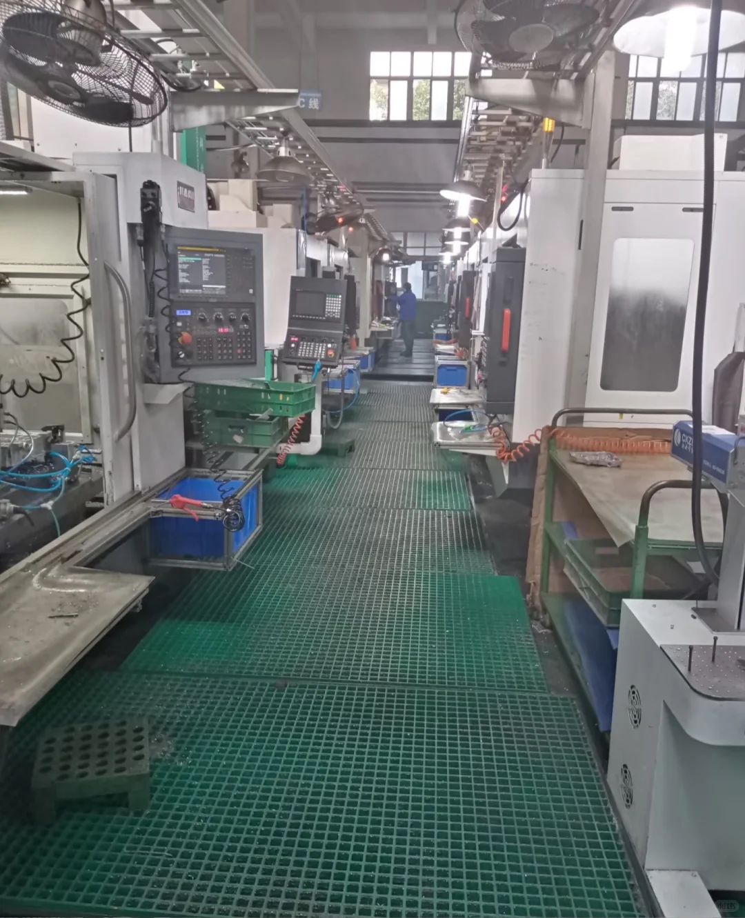 机械厂实习第三天，真干不下去了好痛苦