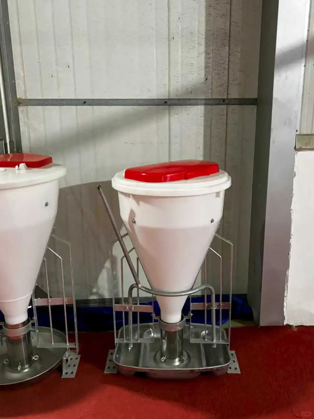 养殖设备一站式采购：养猪场干湿喂料器