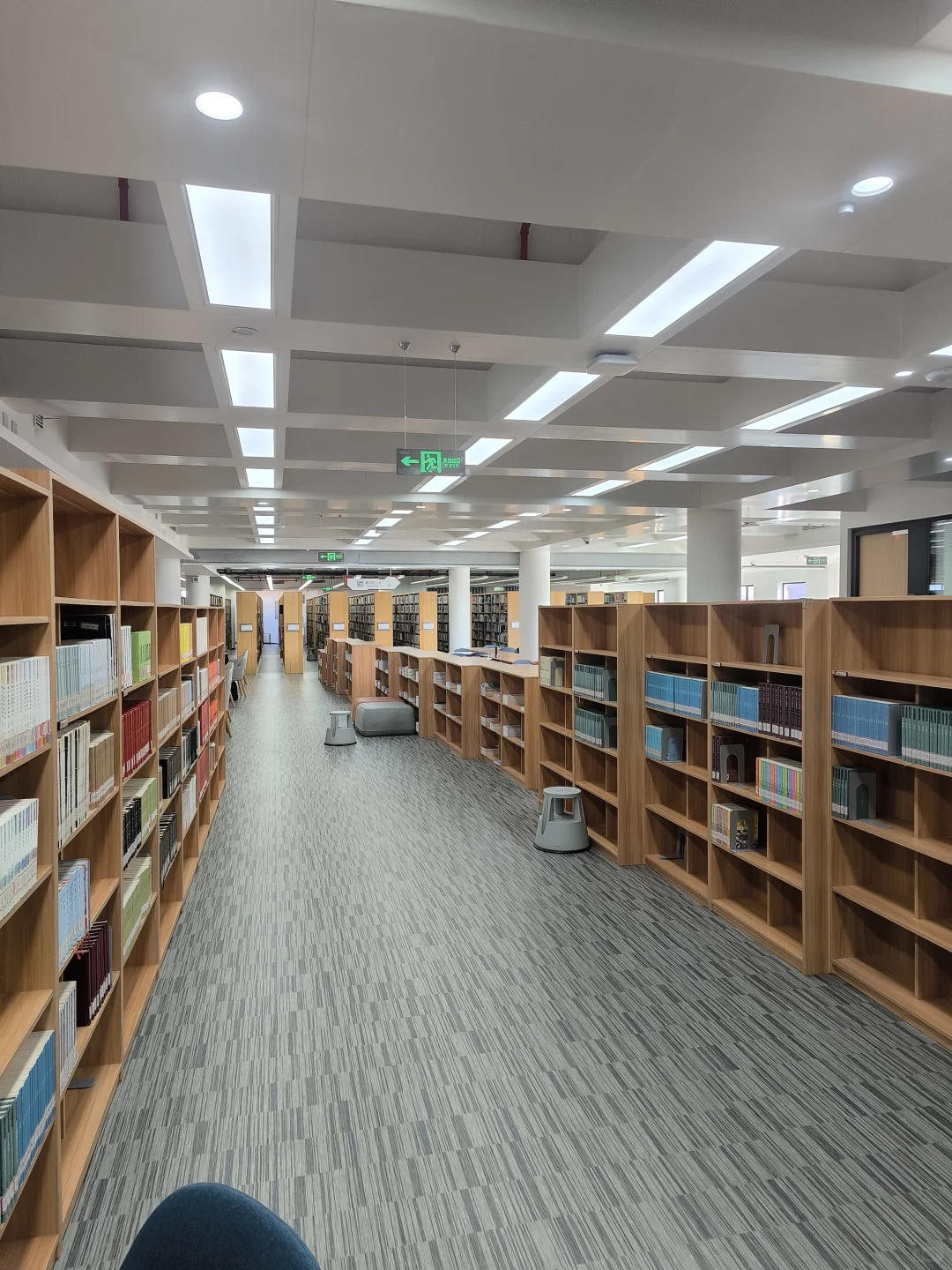 期末考试后的上海交通大学图书馆