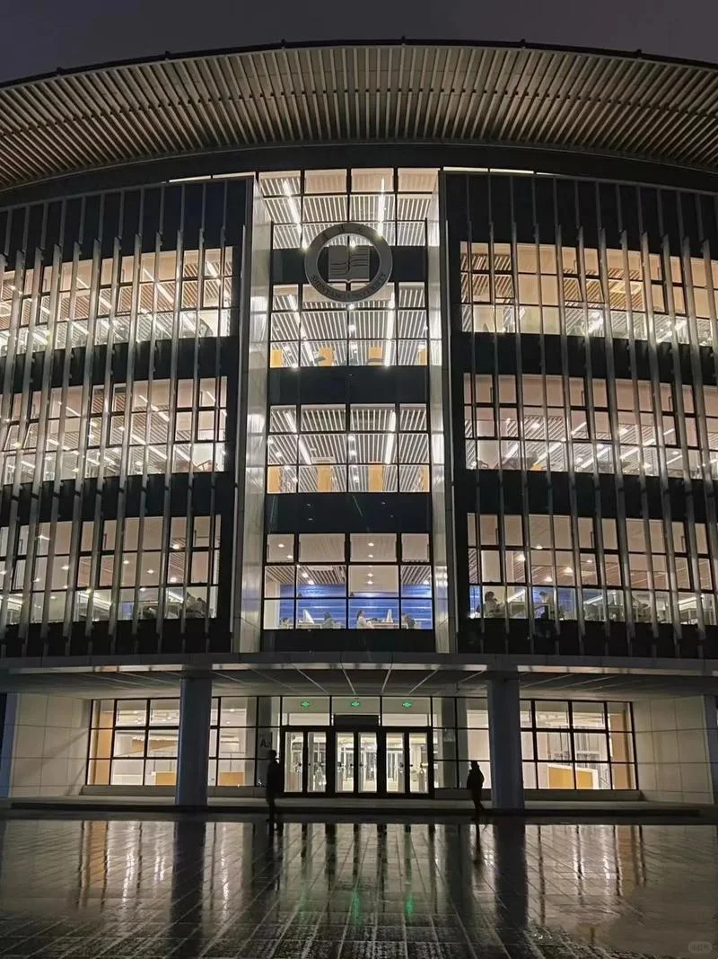 沈阳大学图书馆印象