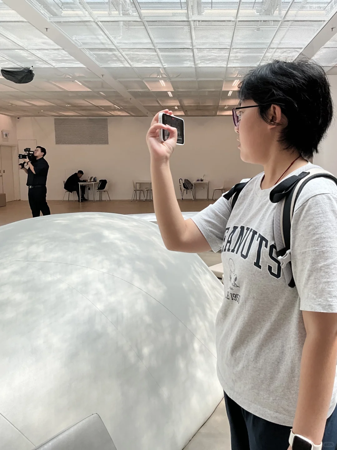 被书围抱着 像在家一样安心