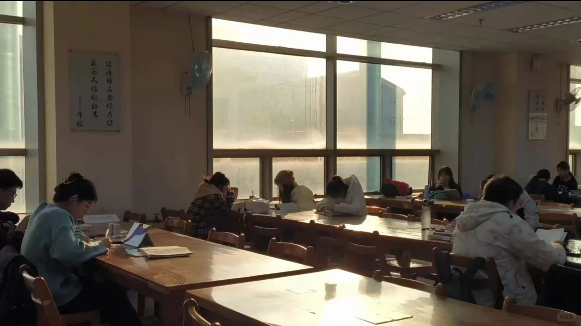 衡水学院图书馆相当豪华！？