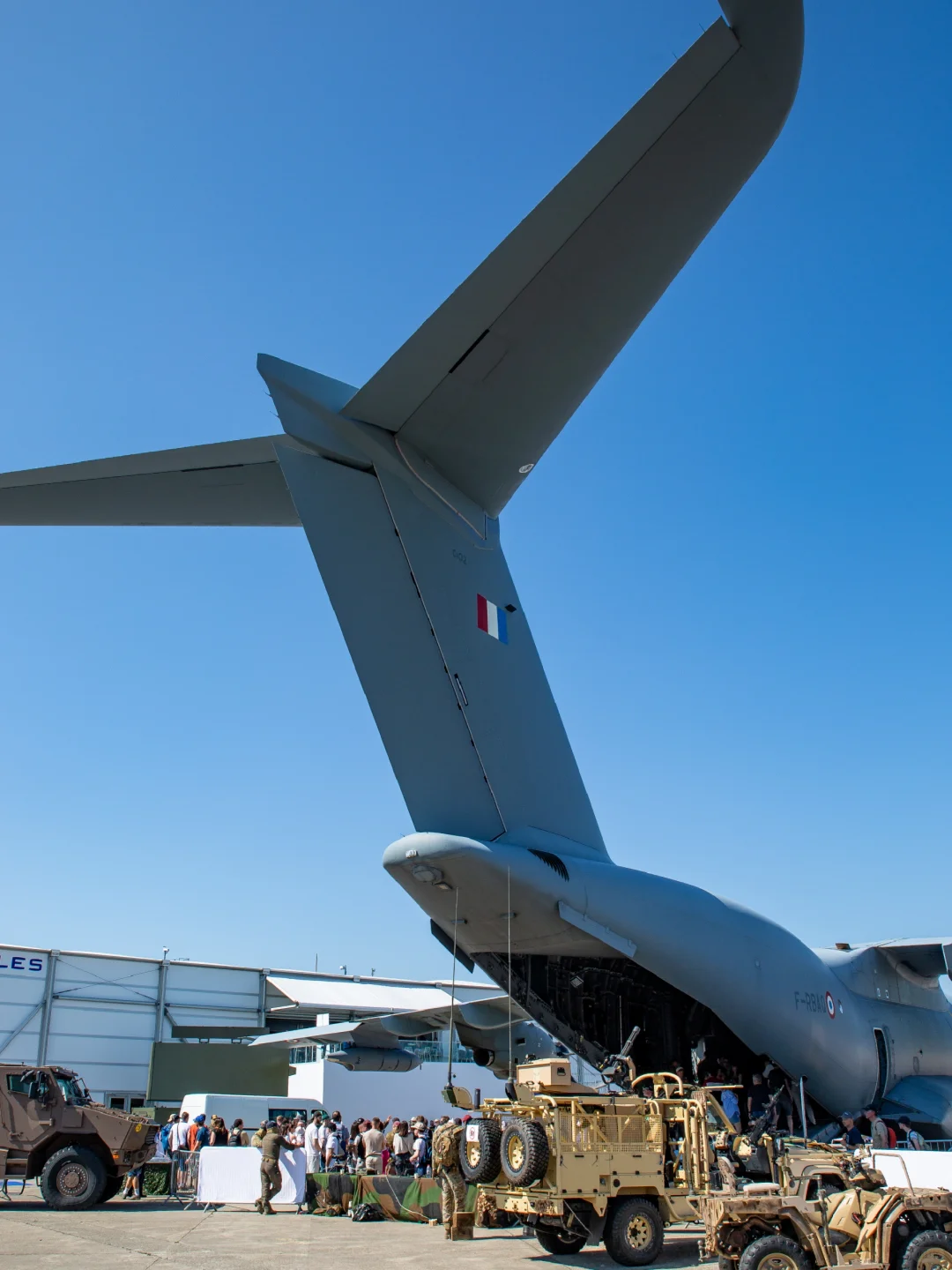 ??法国军用运输机里啥样？附座椅测评