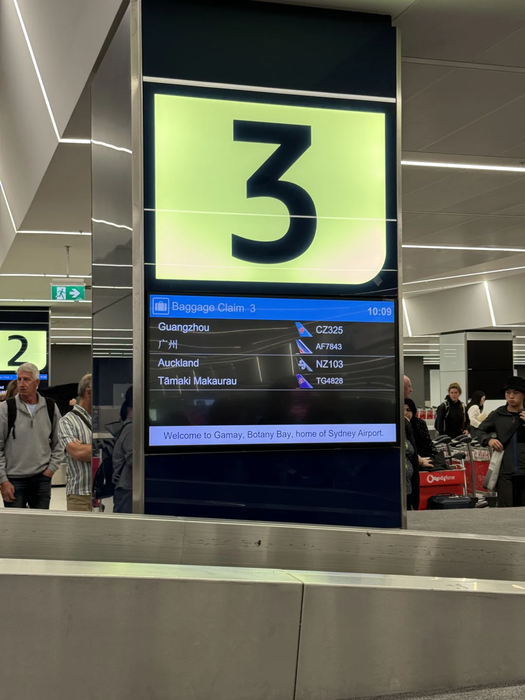 搞不懂悉尼机场为什么行李都放一个转盘上