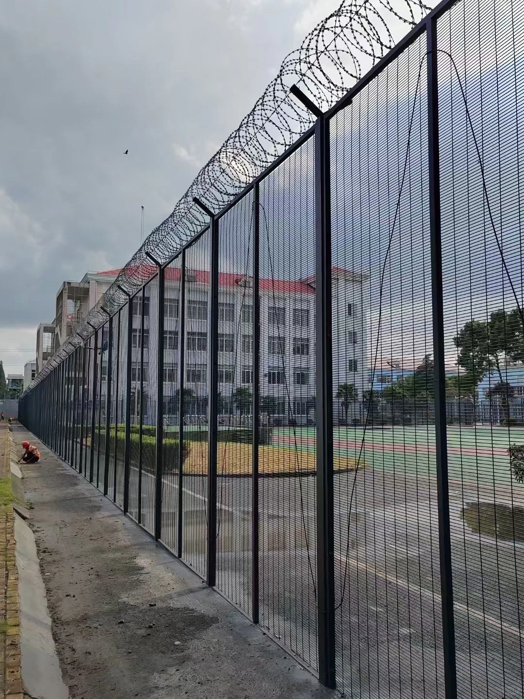 监狱定位型振动光纤安装案例