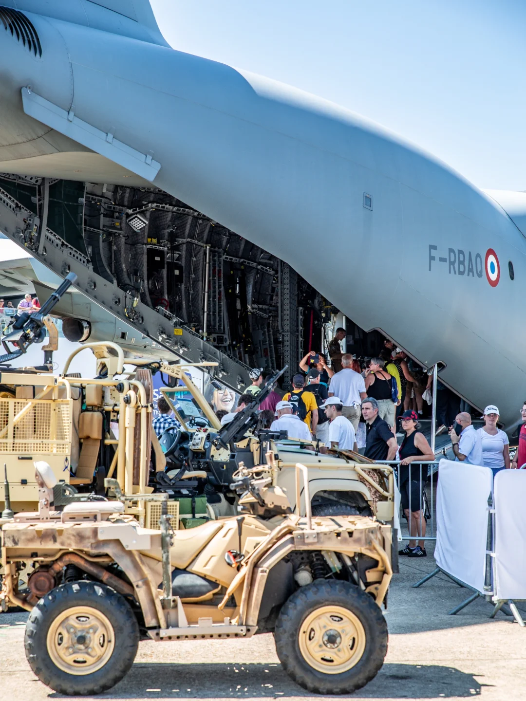 ??法国军用运输机里啥样？附座椅测评