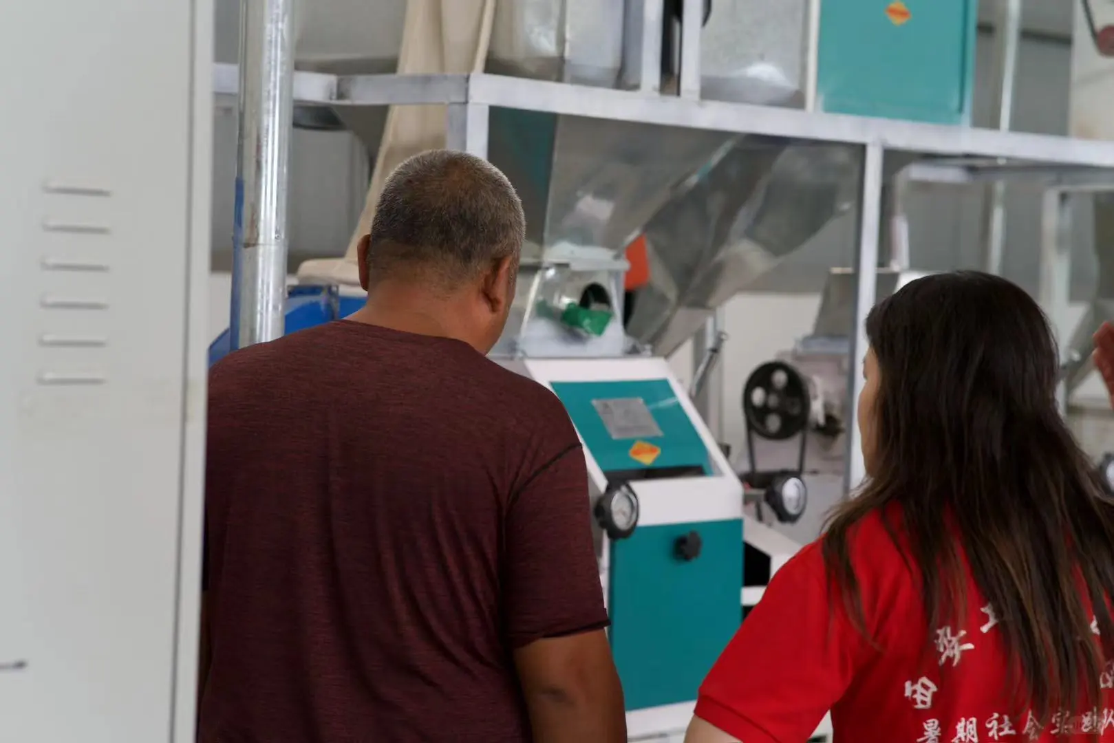 走进小麦加工基地