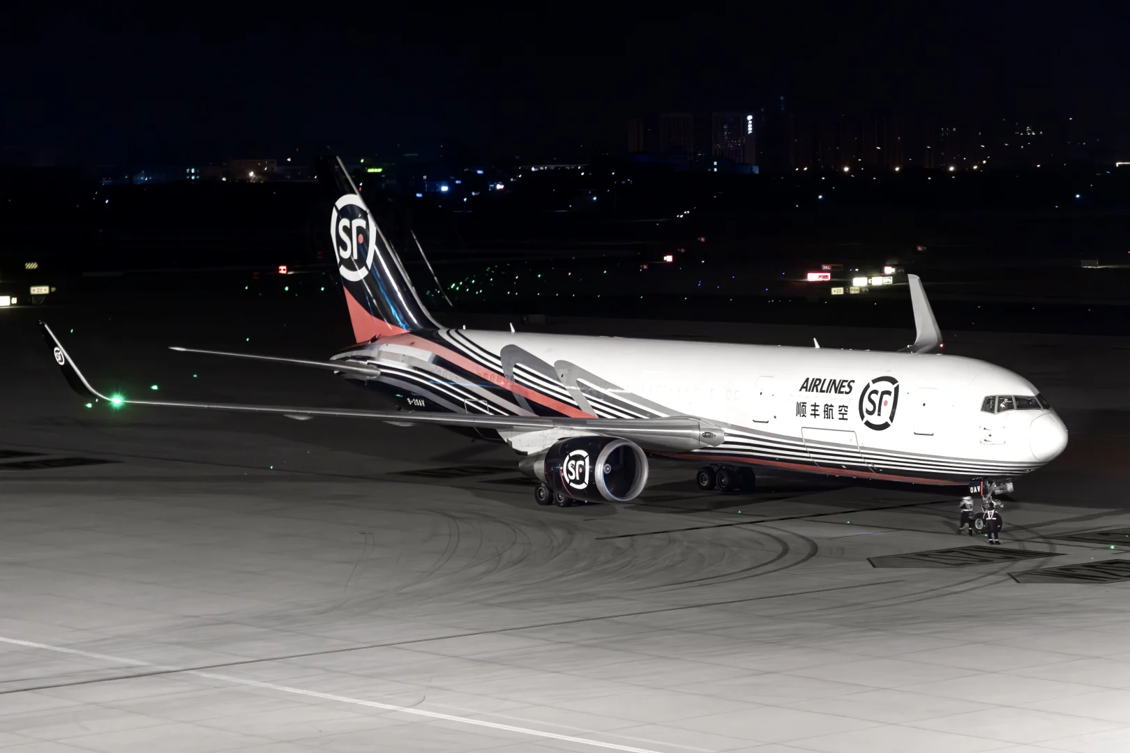 顺丰机长?‍✈️：你见过凌晨三点的北京吗？