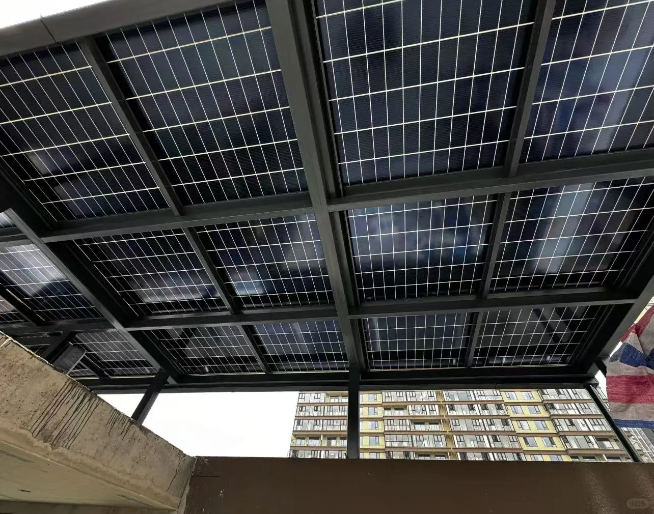 组件采用国内一线品牌质保30年电效