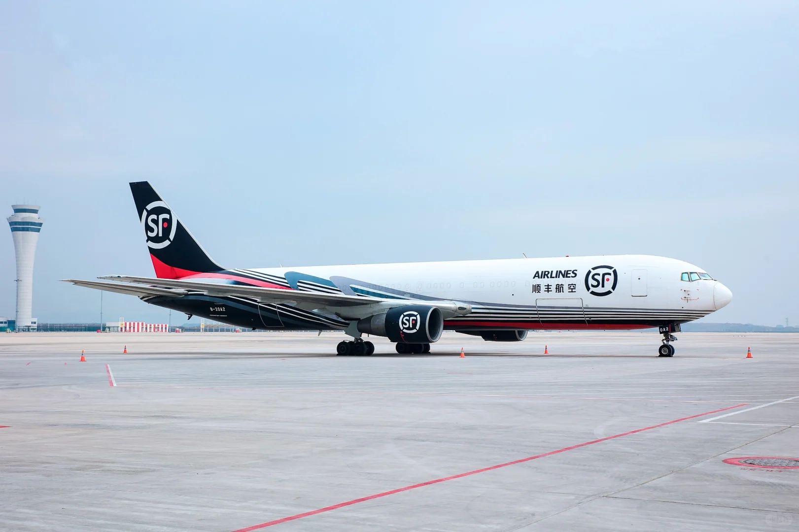 来看我们的大飞机啦?