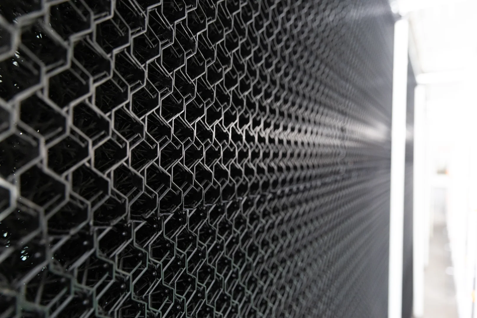 养殖设备一站式采购：养殖场除臭水帘来啦