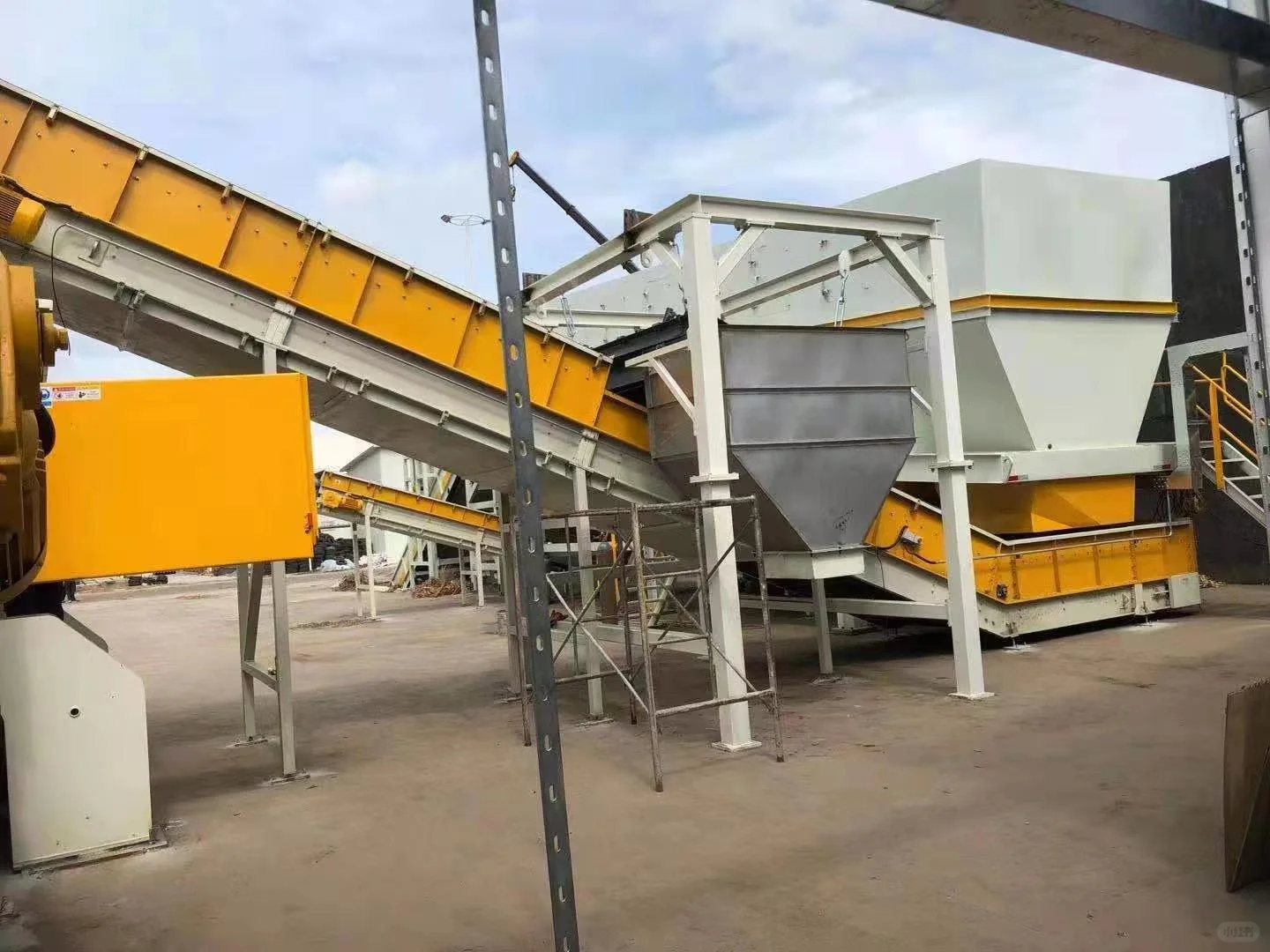 皮带输送机的类型与特点