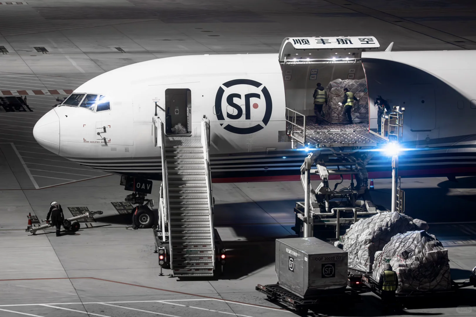 顺丰机长?‍✈️：你见过凌晨三点的北京吗？