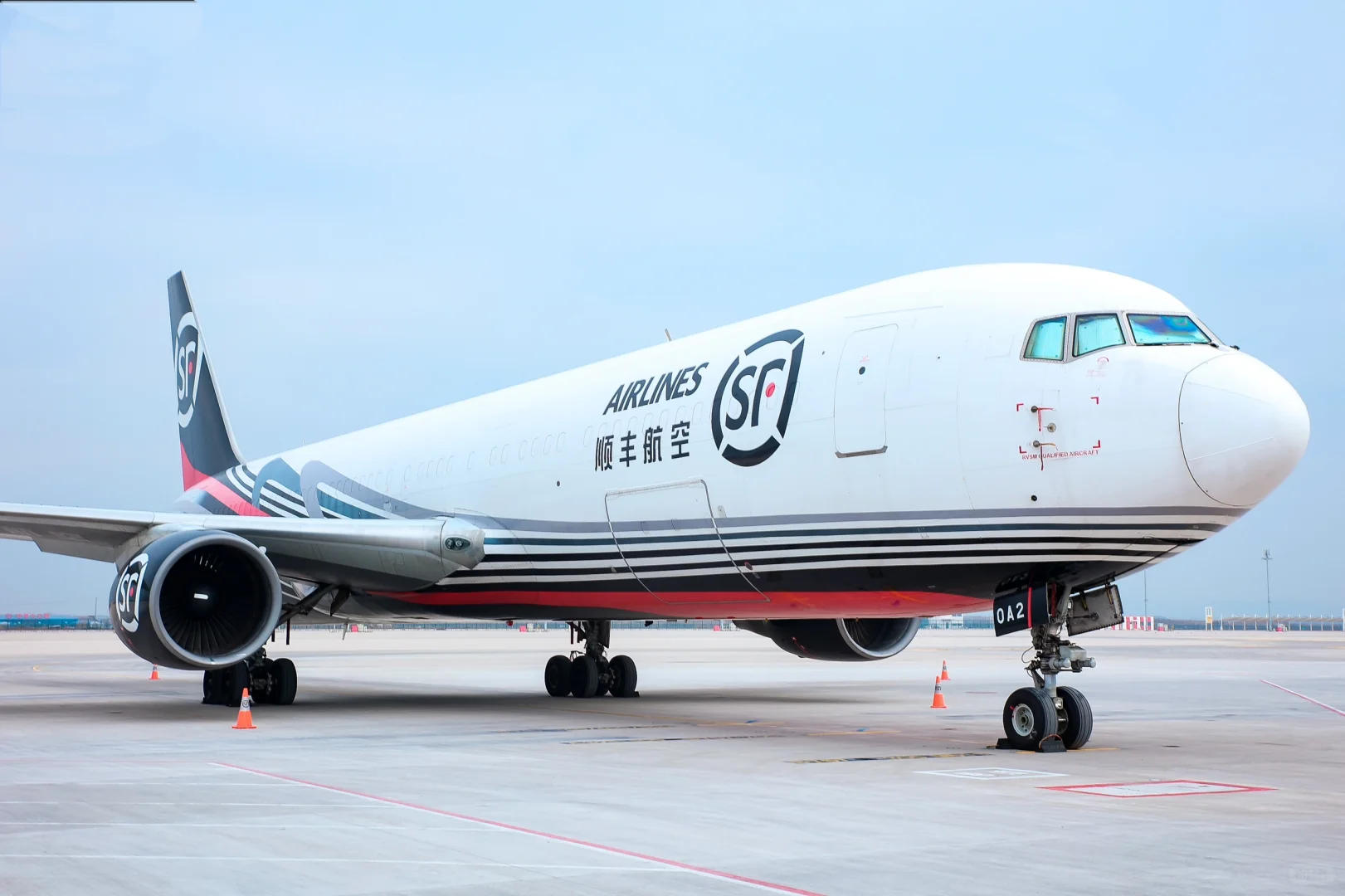 来看我们的大飞机啦?