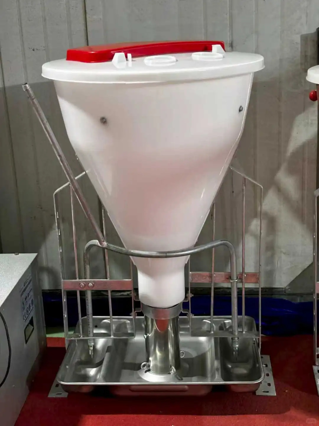 养殖设备一站式采购：养猪场干湿喂料器