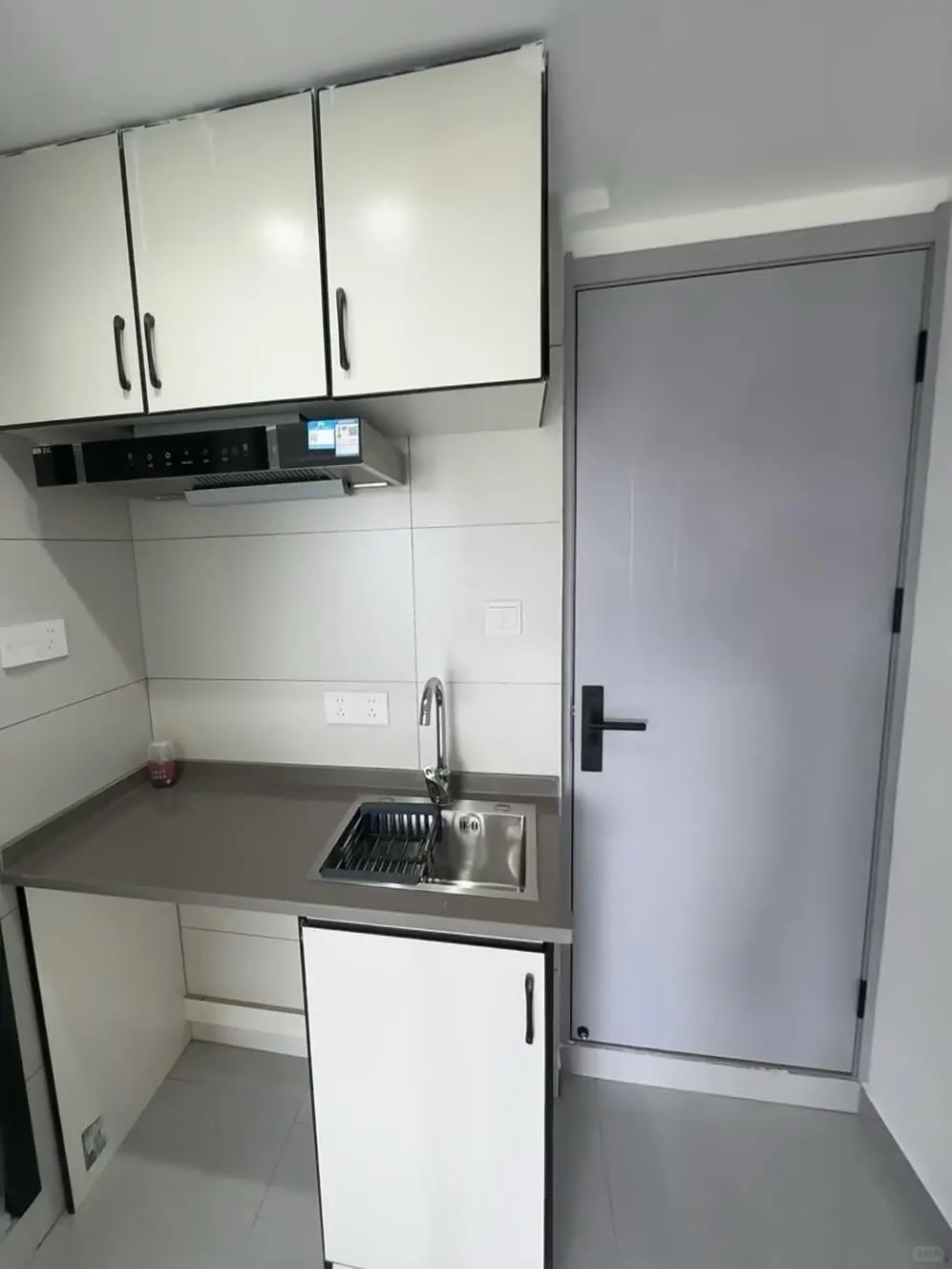 浦东13号线张江路，一室户2280，刚搬走|||