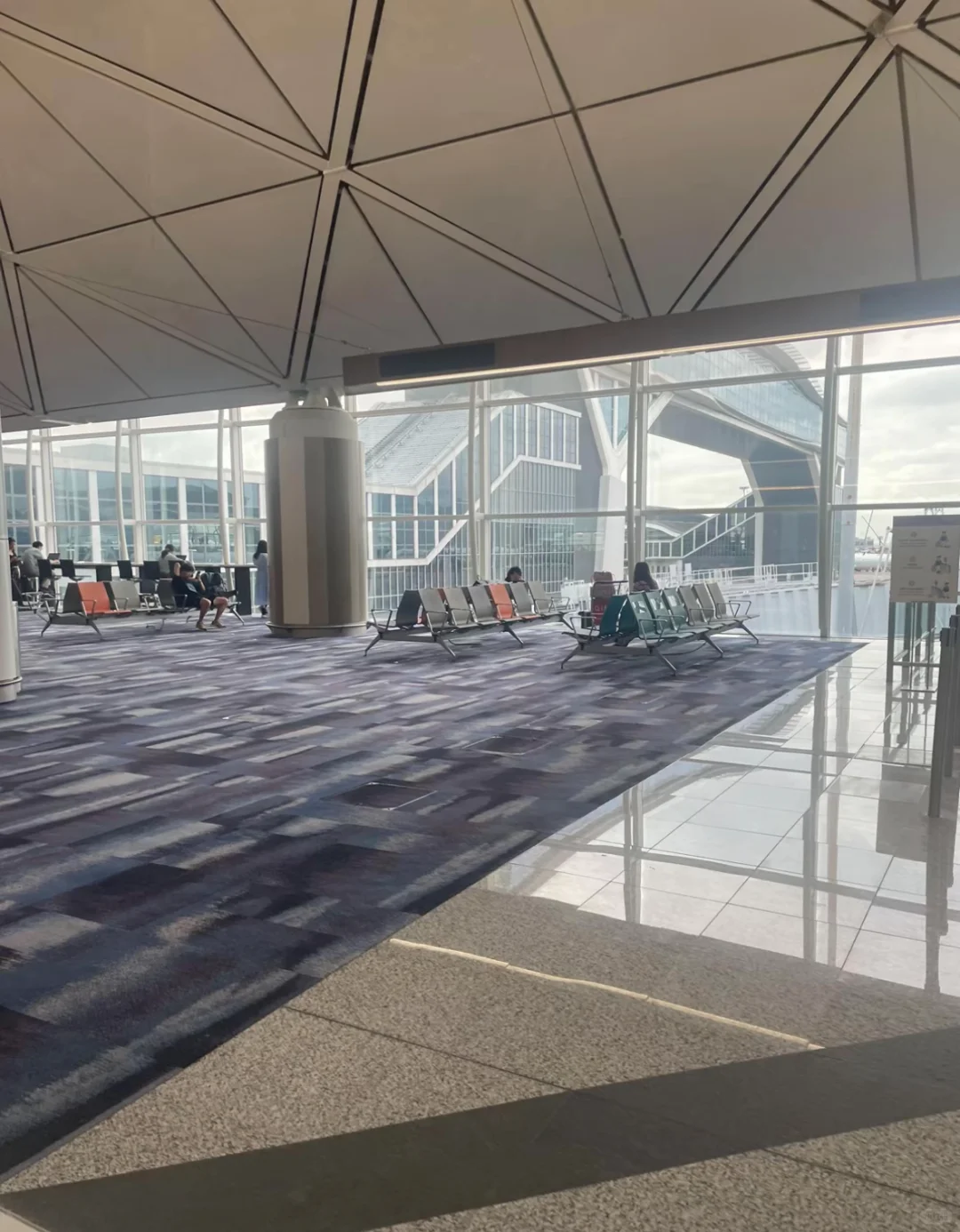 ??外劳机场苦工，听我一句劝