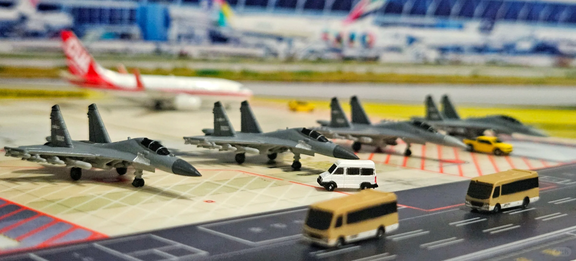 1/400 军民两用机场！