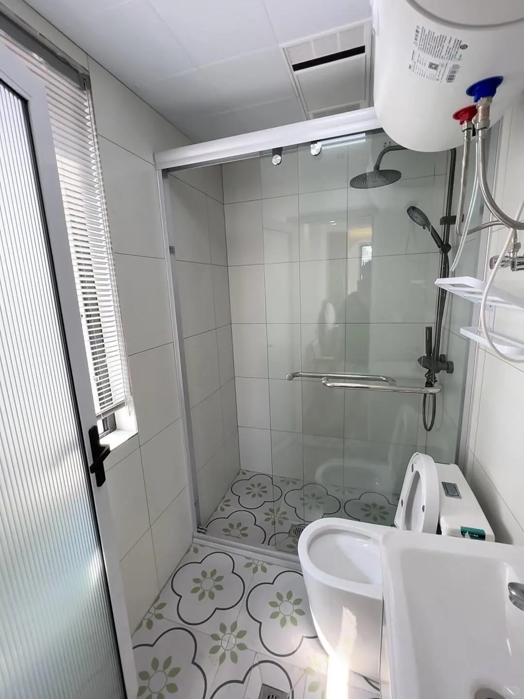 浦东13号线张江路，一室户2280，刚搬走|||