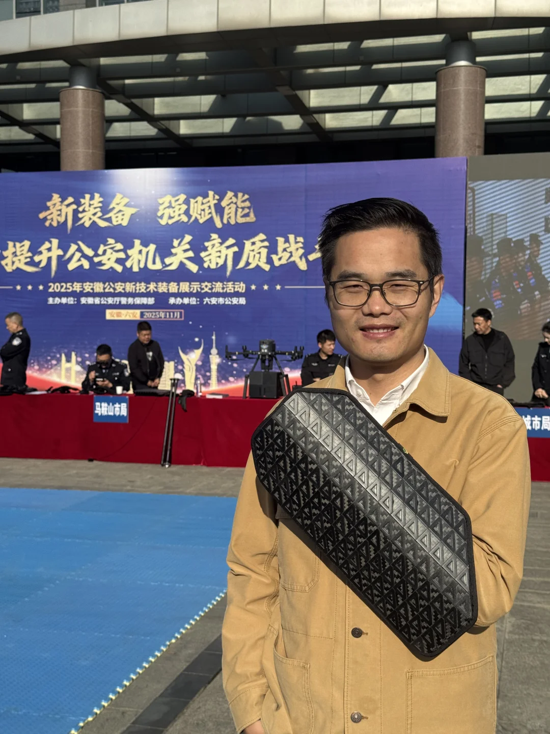 便携可折叠臂盾，新装备，强赋能