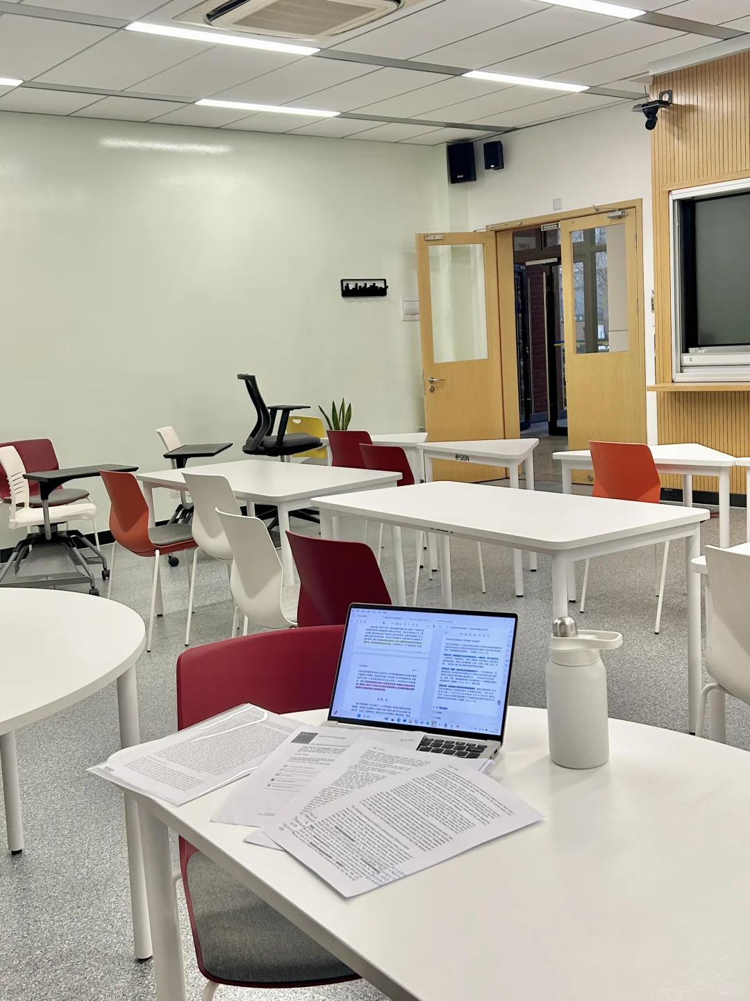 ???在学校自习最幸福的事莫过于…