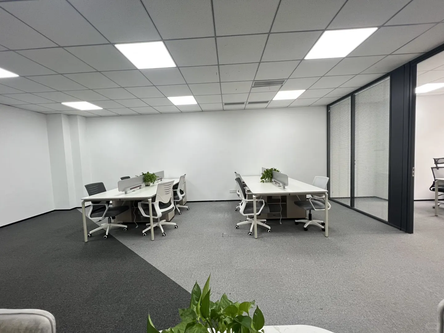 海曙机场路交叉口、停车方便、精装含税、