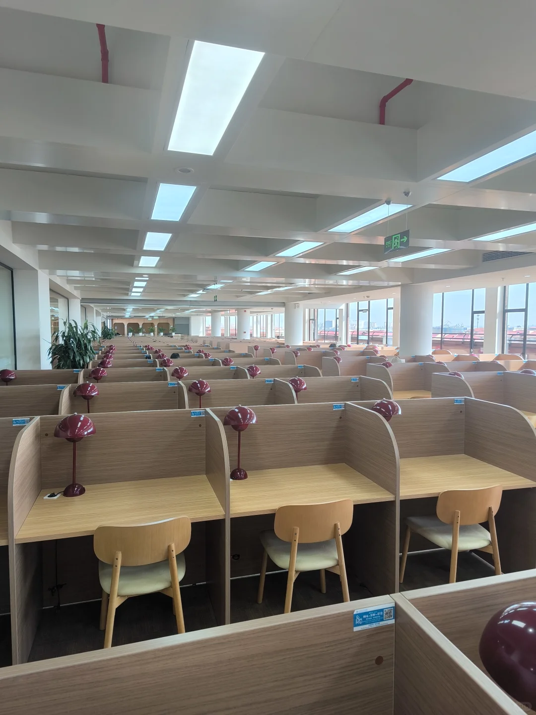 期末考试后的上海交通大学图书馆